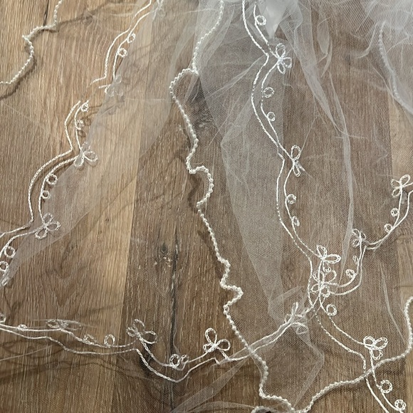 Veil - Picture 4 of 9